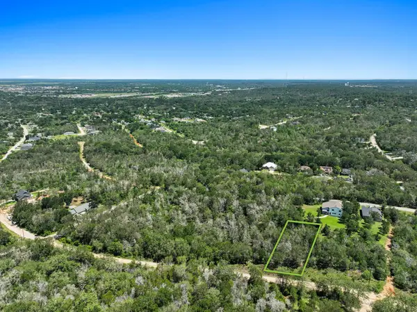 242 Bali Hai Ln, Bastrop, TX 78602