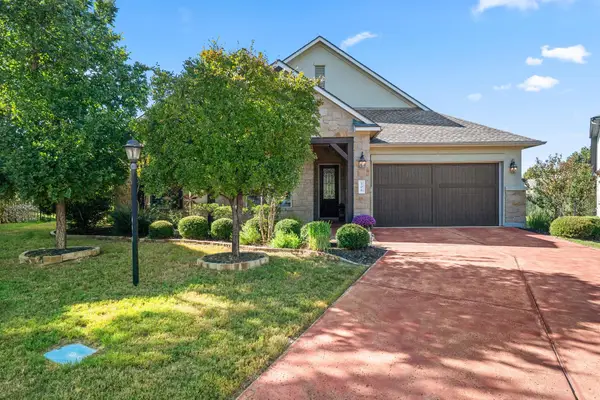 106 Edinburgh Isle Ct, Lakeway, TX 78738