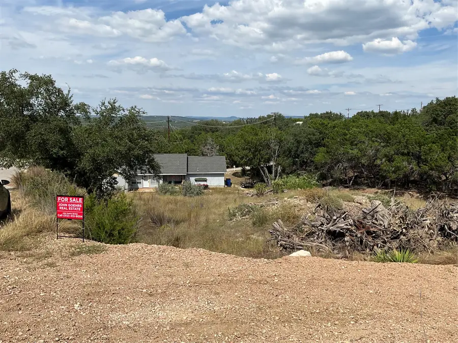 20904, 20906 Tomahawk St, Lago Vista, TX 78645 - #2
