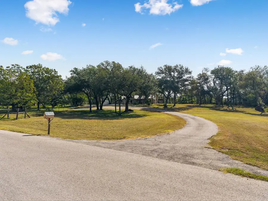 1127 Penion Dr, Austin, TX 78748 - #2