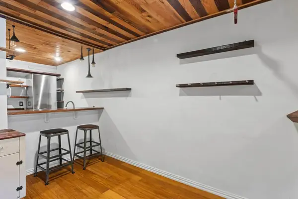 2450 Ashdale Dr #D-106, Austin, TX 78757