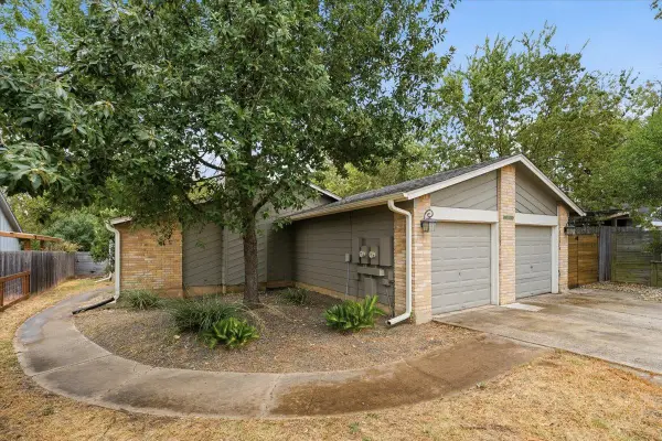 6713 W West Gate Blvd #A, Austin, TX 78745