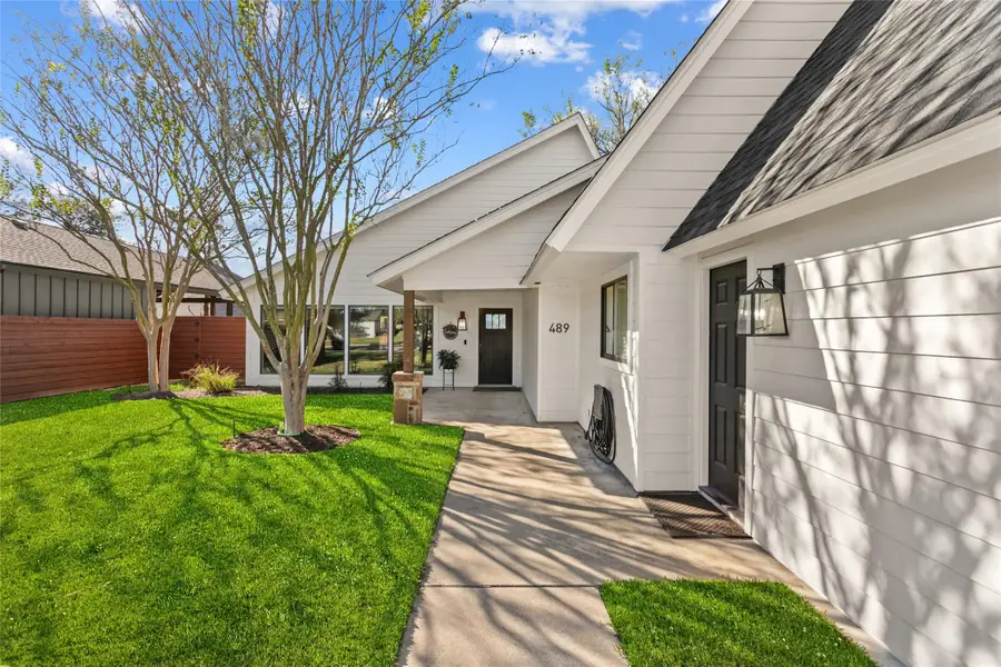 489 Schneider St, Giddings, TX 78942 - Image #2