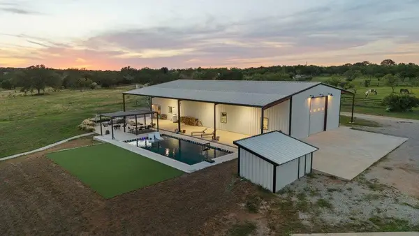 440 Flying X Rd, Spicewood, TX 78669