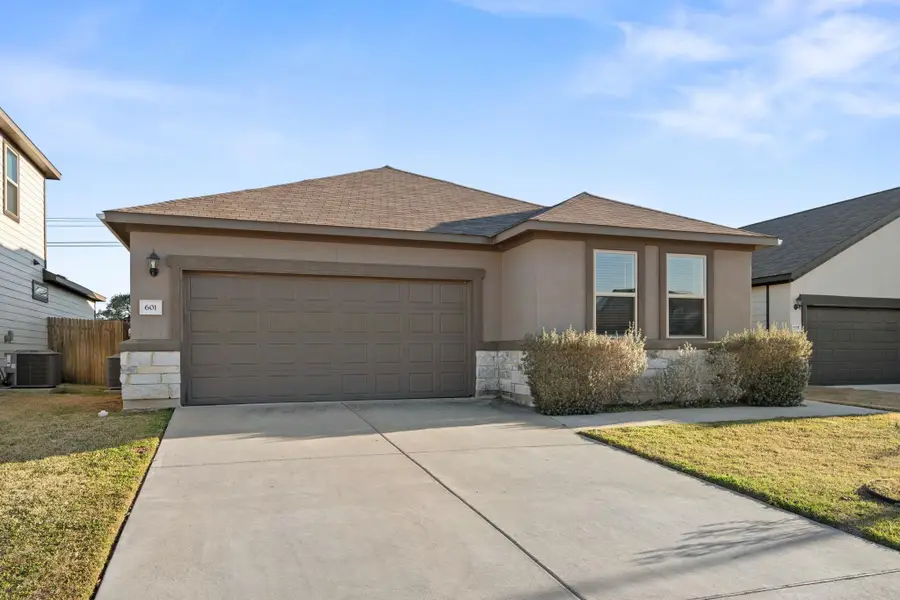 601 Platinum Ln, Liberty Hill, TX 78642 - #2