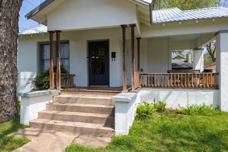258 N Water St, La Grange, TX 78945 - #2