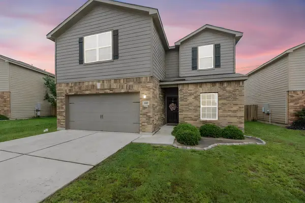 660 Yearwood Ln, Jarrell, TX 76537