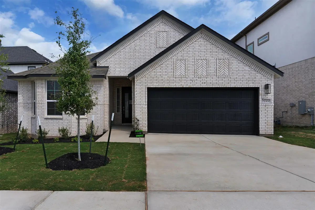 213 West Faulkner St, Liberty Hill, TX 78642 - #1
