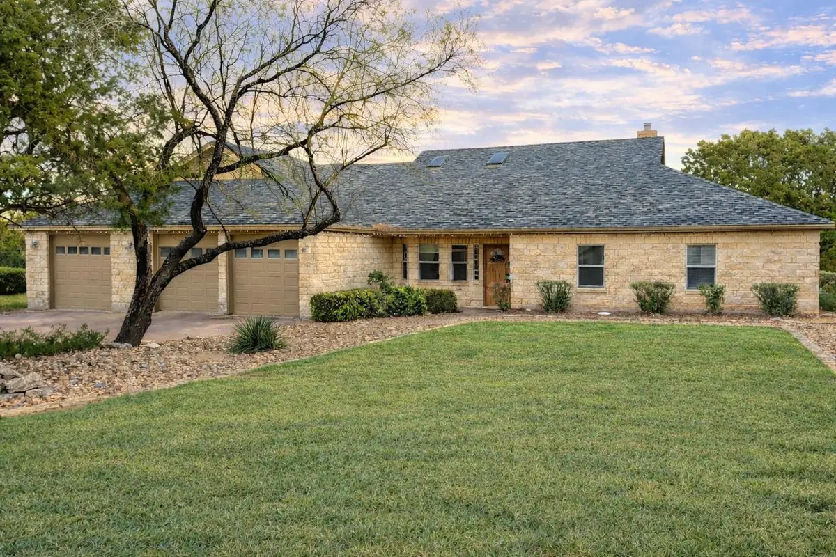 945 Wesley Ridge Dr, Spicewood, TX 78669 - Image #1