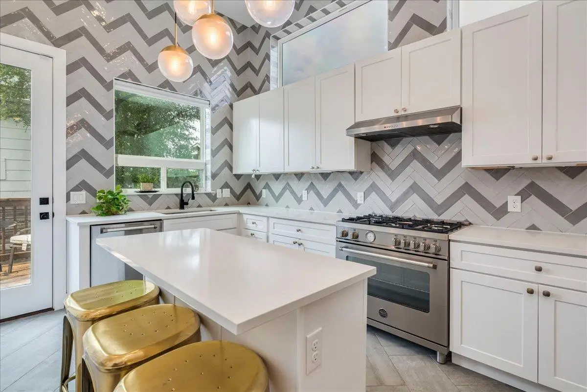 1214 Delano St #1, Austin, TX 78721 - #1