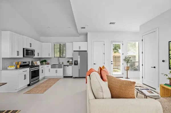 939 E 52nd St, Austin, TX 78751