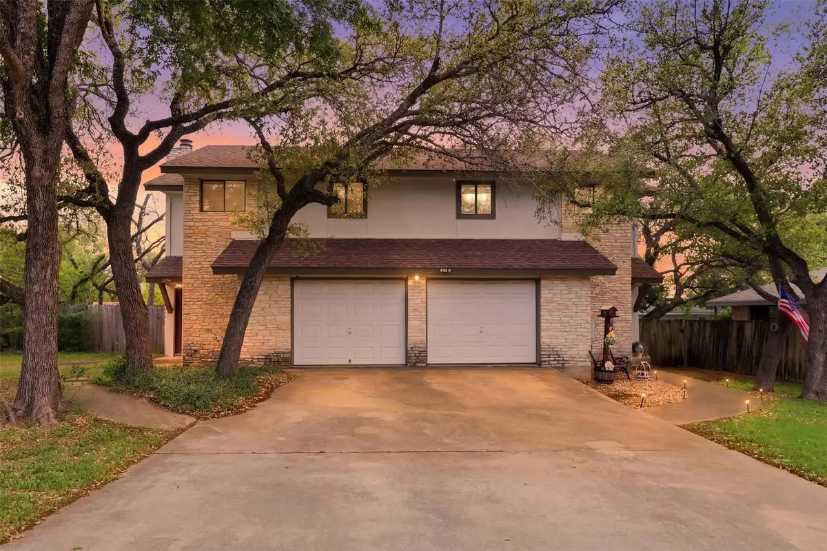 105 Norwood Dr #A/B, Georgetown, TX 78628 - #1