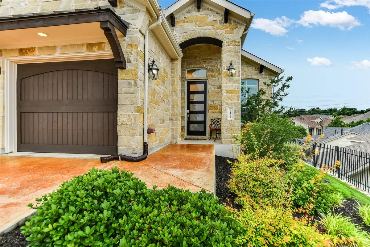 212 Olivia Dr #117, Austin, TX 78738 - #1