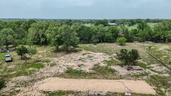 200 Luna Ct, Dale, TX 78616