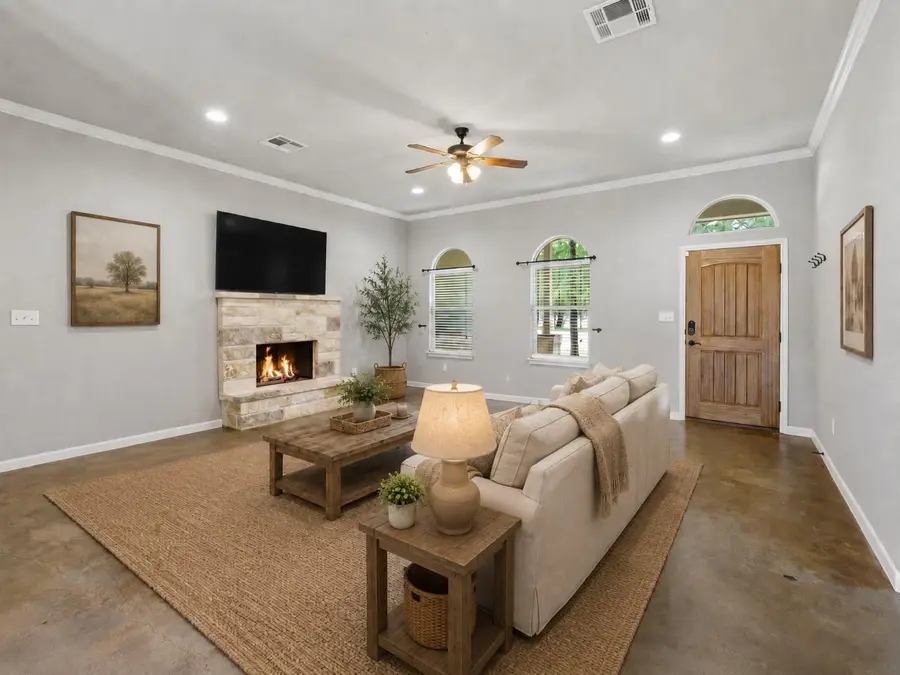 182 Waipahoehoe Dr, Bastrop, TX 78602 - #2