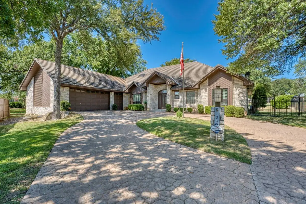 103 Southern Spur, Horseshoe Bay, TX 78657 - #1