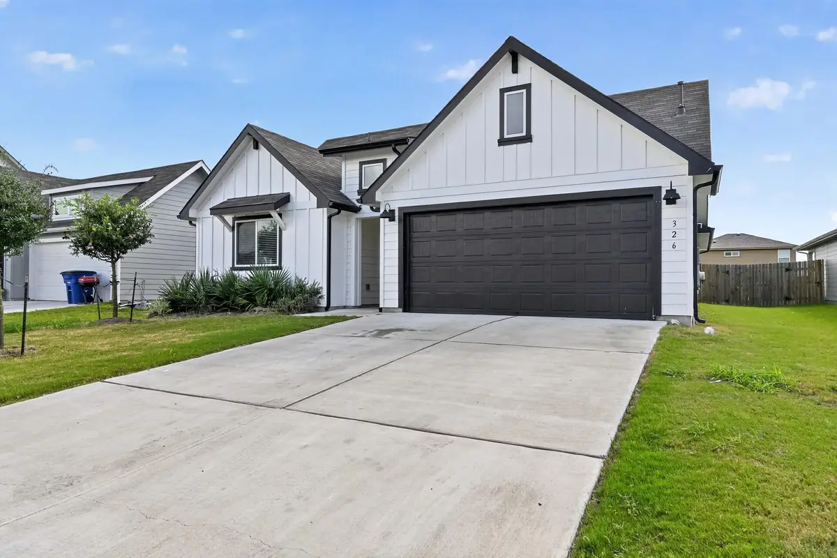 326 N Richland Dr, Lockhart, TX 78644 - #1