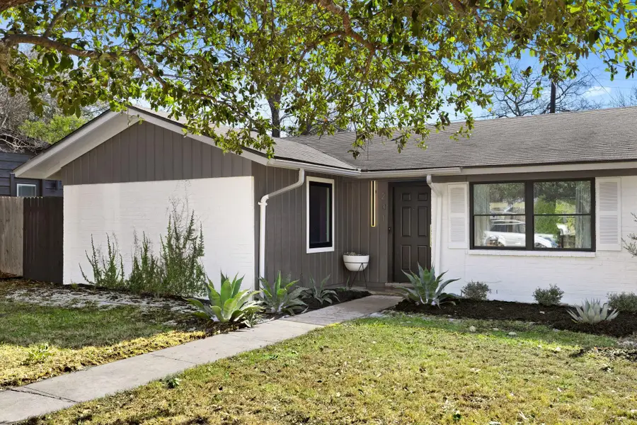 201 Sheffield Dr, Austin, TX 78745 - #2