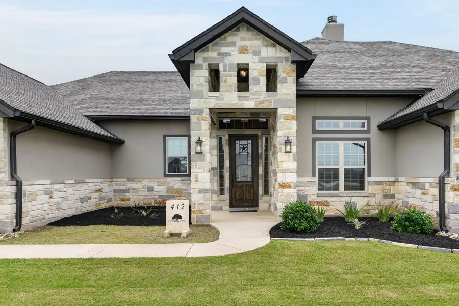 412 Farmstead Dr, Seguin, TX 78155 - #2
