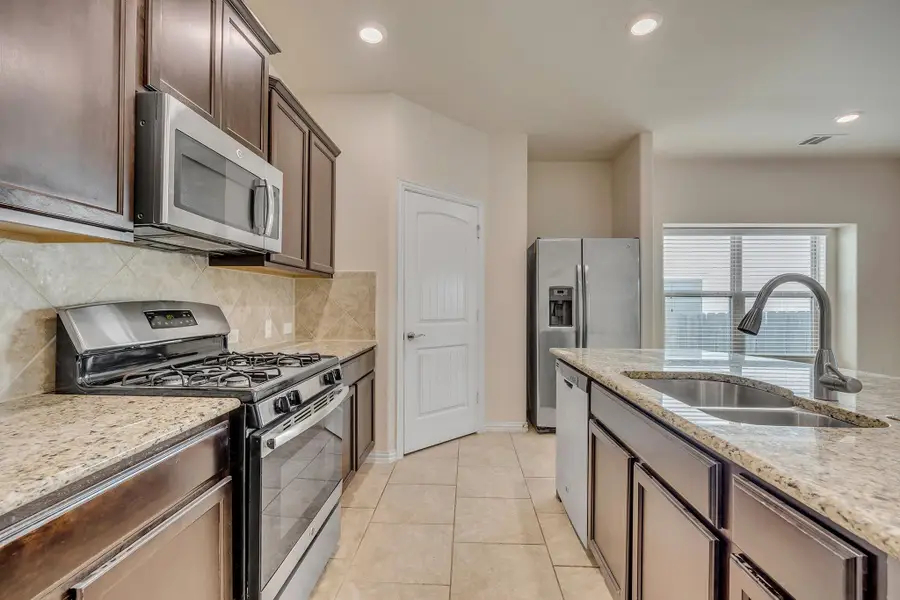7212 Vail Ridge St, Austin, TX 78744 - #3