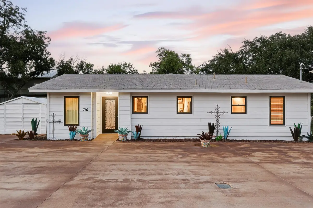 710 Sandy Harbor Dr, Horseshoe Bay, TX 78657 - #1