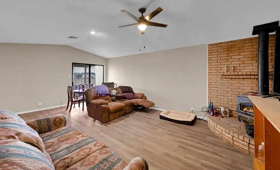 9796 E Us Highway 190, Rogers, TX 76569 - #2