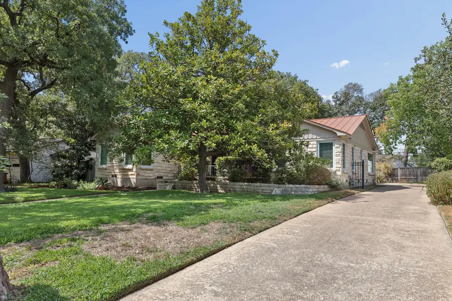 4204 Wildwood Rd, Austin, TX 78722 - #2