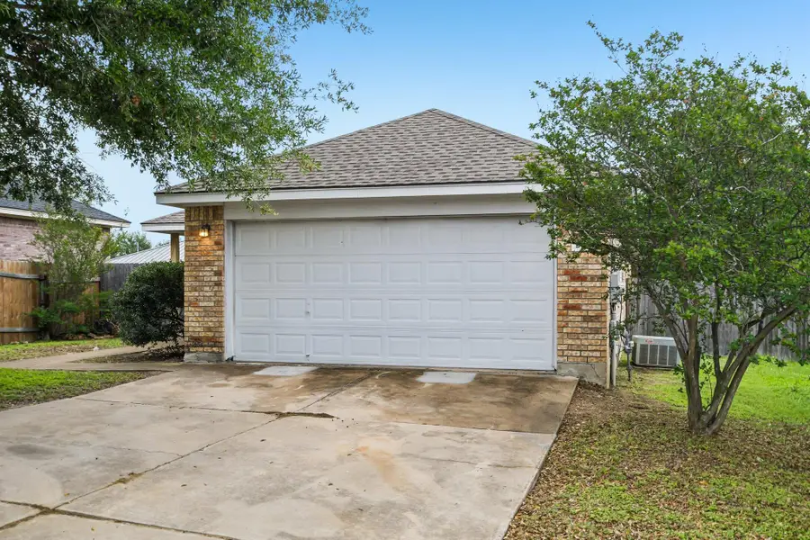 205 Cavalry Trl, Elgin, TX 78621 - #3