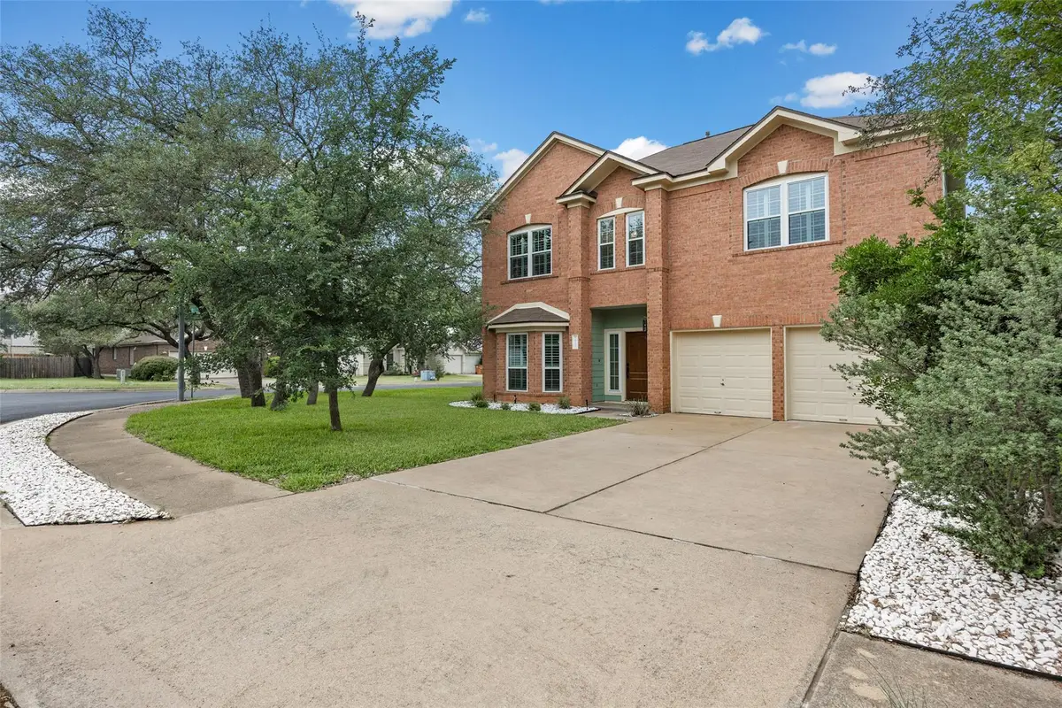 8610 Axis Dr, Austin, TX 78749 - #1