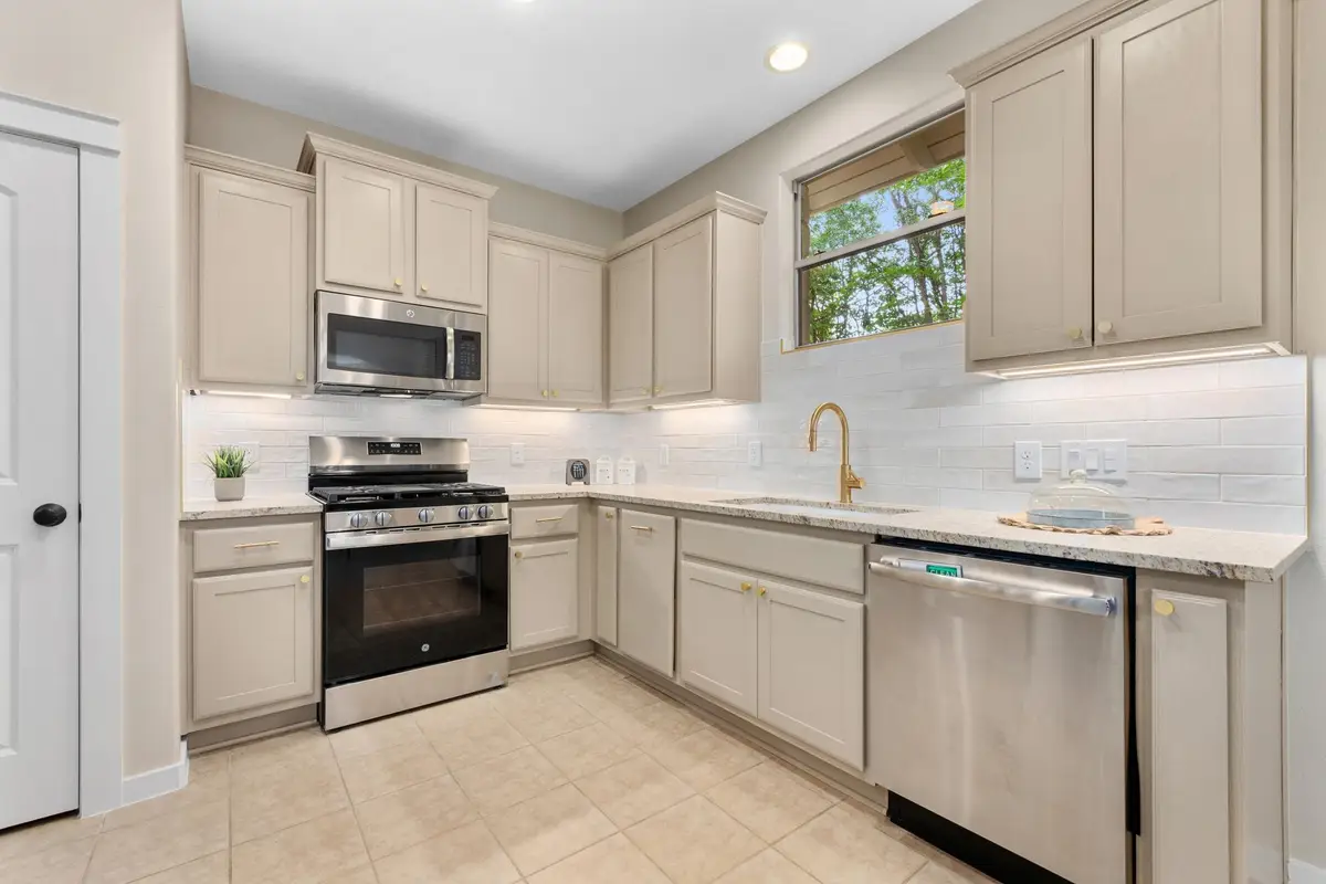 105 Rosebud Ln, Georgetown, TX 78633 - #1