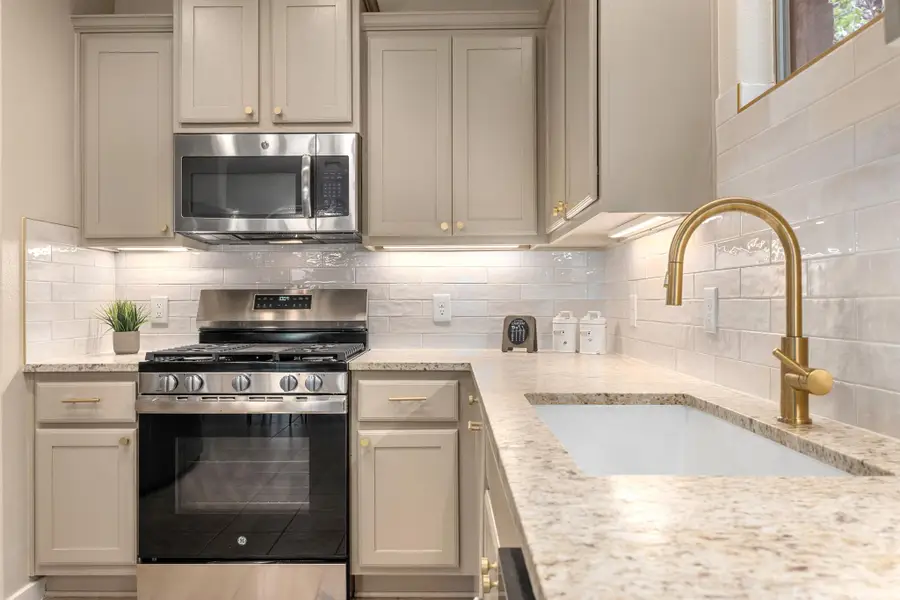 105 Rosebud Ln, Georgetown, TX 78633 - #3