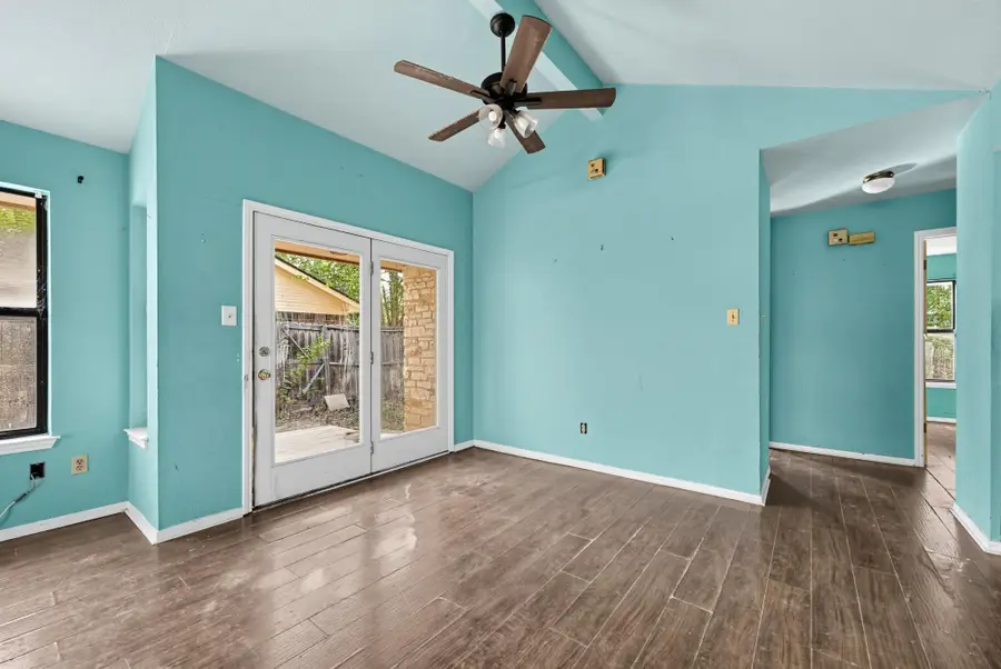1805 Cedarlawn St, Taylor, TX 76574 - #3