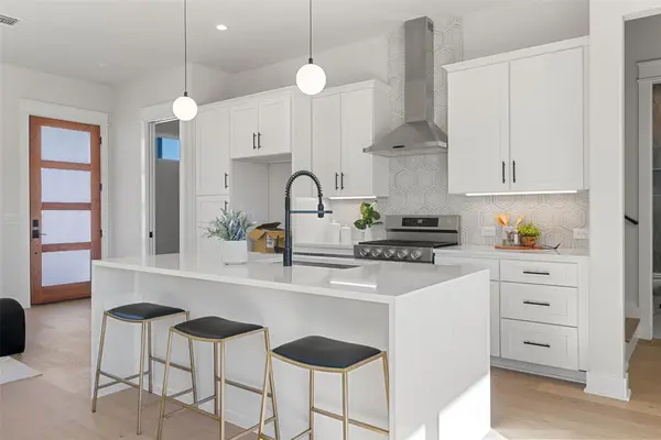 6321 Friendswood Dr, Austin, TX 78723