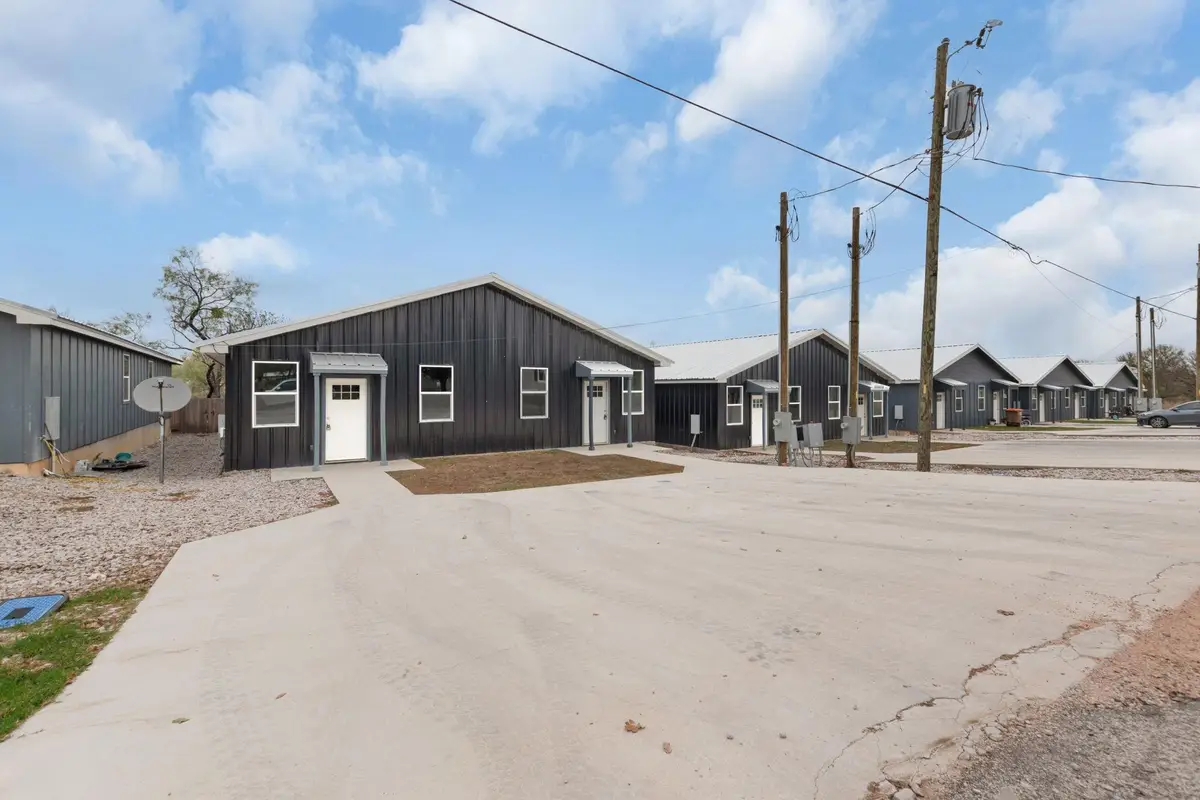 870 & 872 Waco St, Kingsland, TX 78639 - Image #1