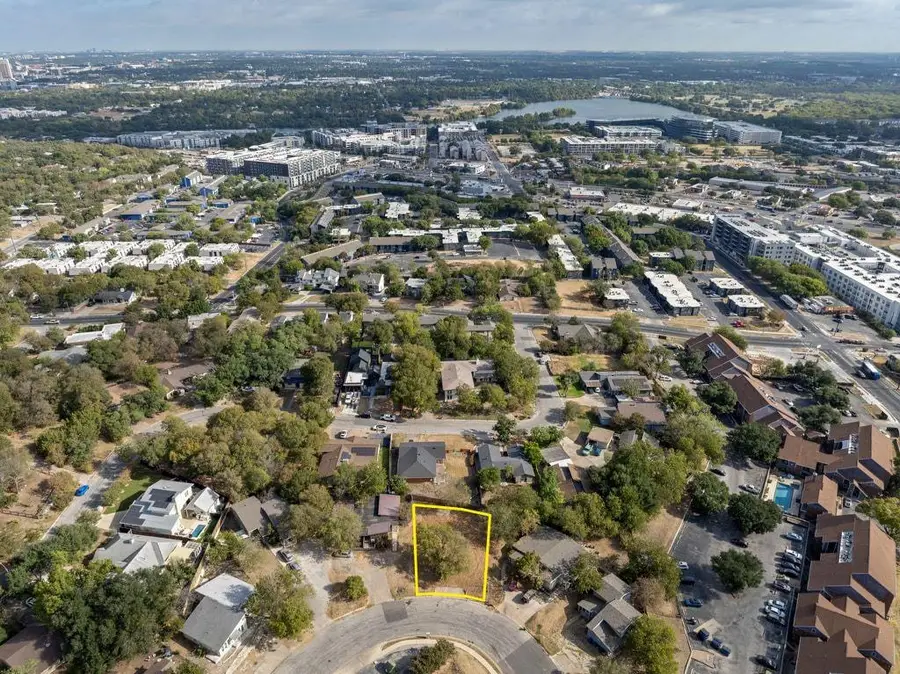 1920 Valley Hill Cir, Austin, TX 78741 - Image #2