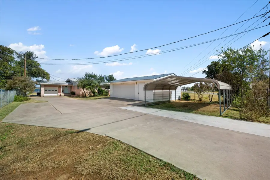 658 Golden Beach Dr, Buchanan Dam, TX 78609 - Image #2