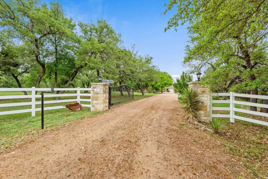 201 Shady Oaks Trl, Liberty Hill, TX 78642 - #2