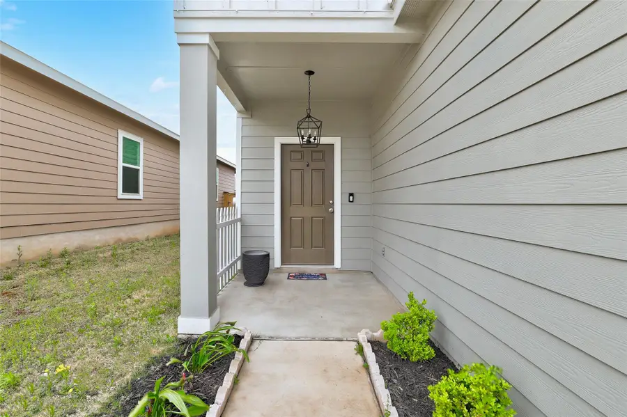 261 Night Riders Way, Jarrell, TX 76537 - #2