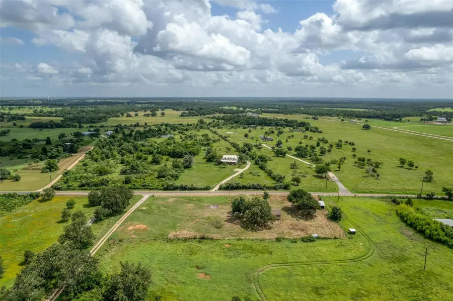 307 N County Line Rd, Elgin, TX 78621 - #2