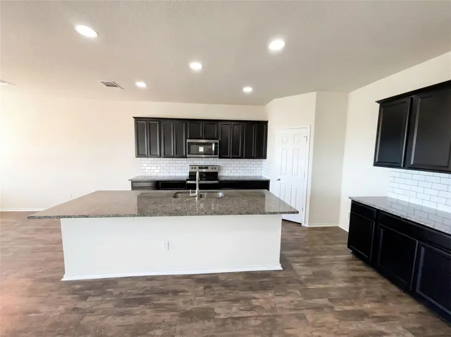 709 Hummingbird Ln, Leander, TX 78641 - #2