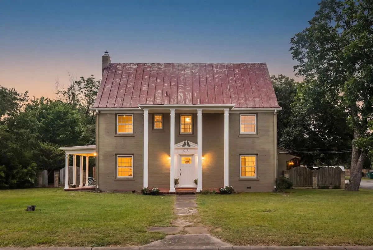 948 Maple St, Lockhart, TX 78644 - #1