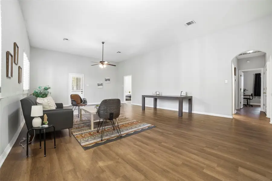 409 E Austin Ave, Round Rock, TX 78664 - #2