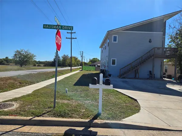 1300 Hausman, Lockhart, TX 78644