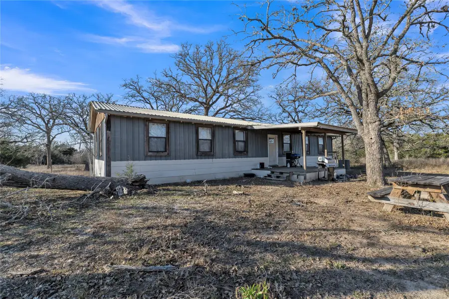 895 Patterson Rd, Flatonia, TX 78941 - #2