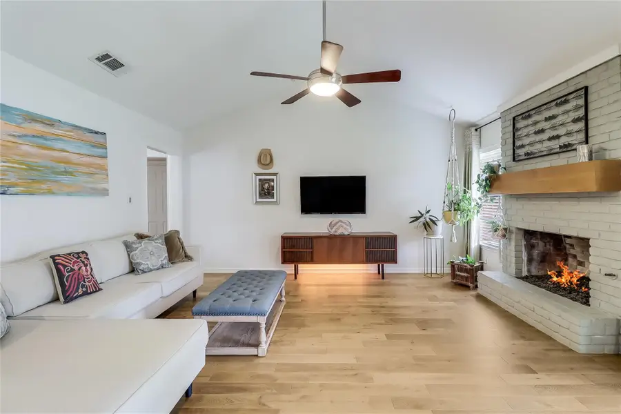 7300 Glenhill Rd, Austin, TX 78752 - #3