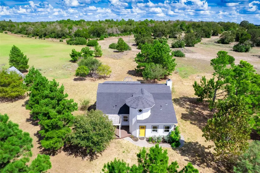 245 Country Ln, McDade, TX 78650 - #2