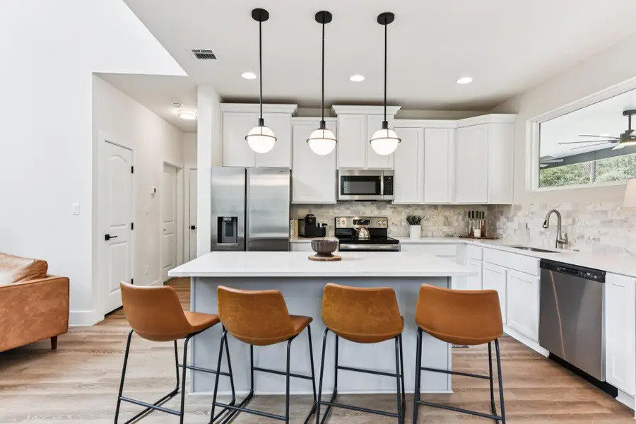 126 Helemano Dr, Bastrop, TX 78602 - Image #2