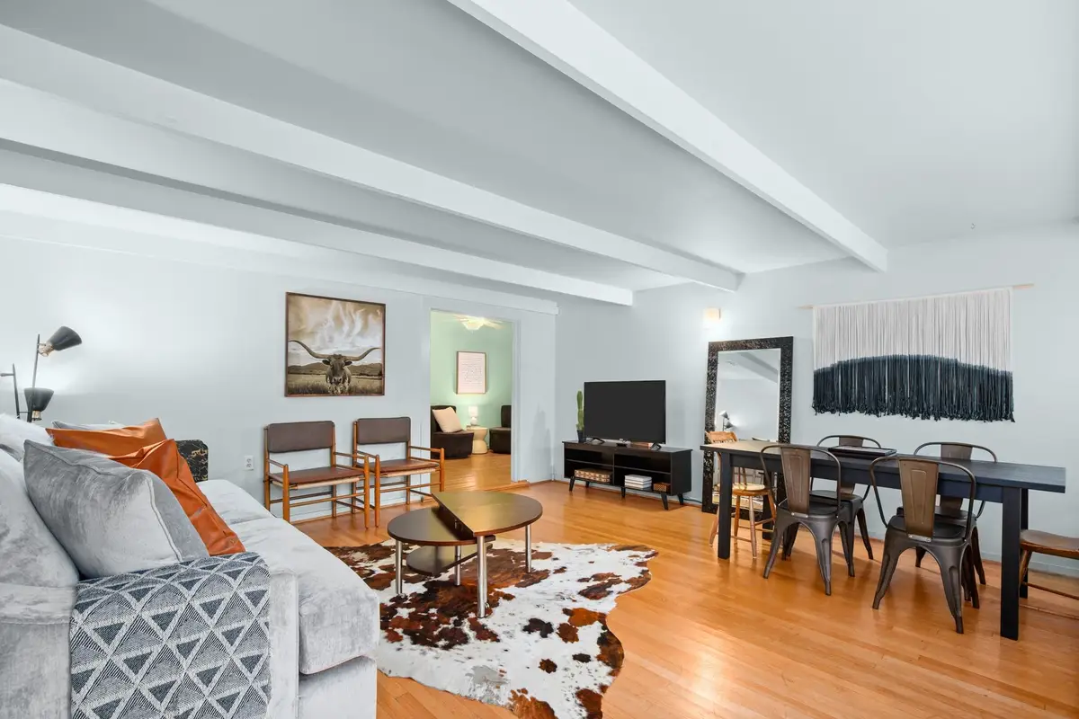 1406 Summit St, Austin, TX 78741 - Image #1