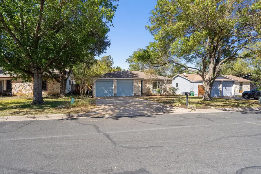 7900 Clydesdale Dr, Austin, TX 78745 - Image #2