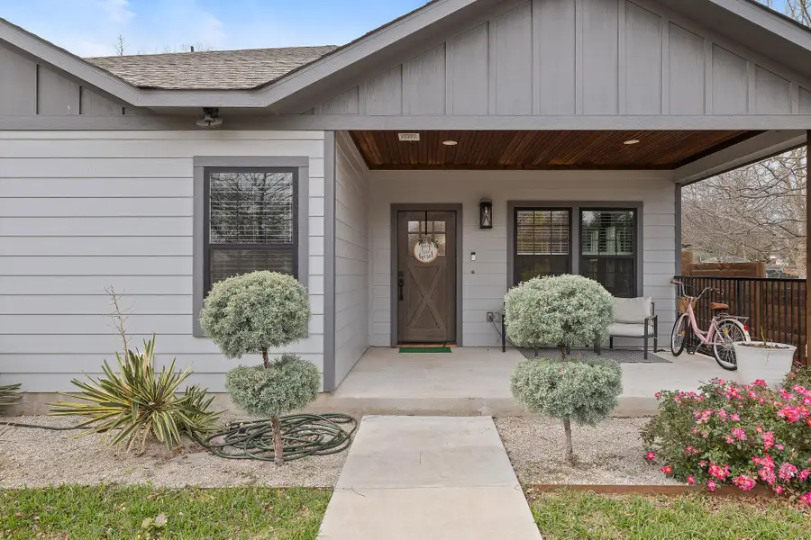 611 Elliott St, Taylor, TX 76574 - #2